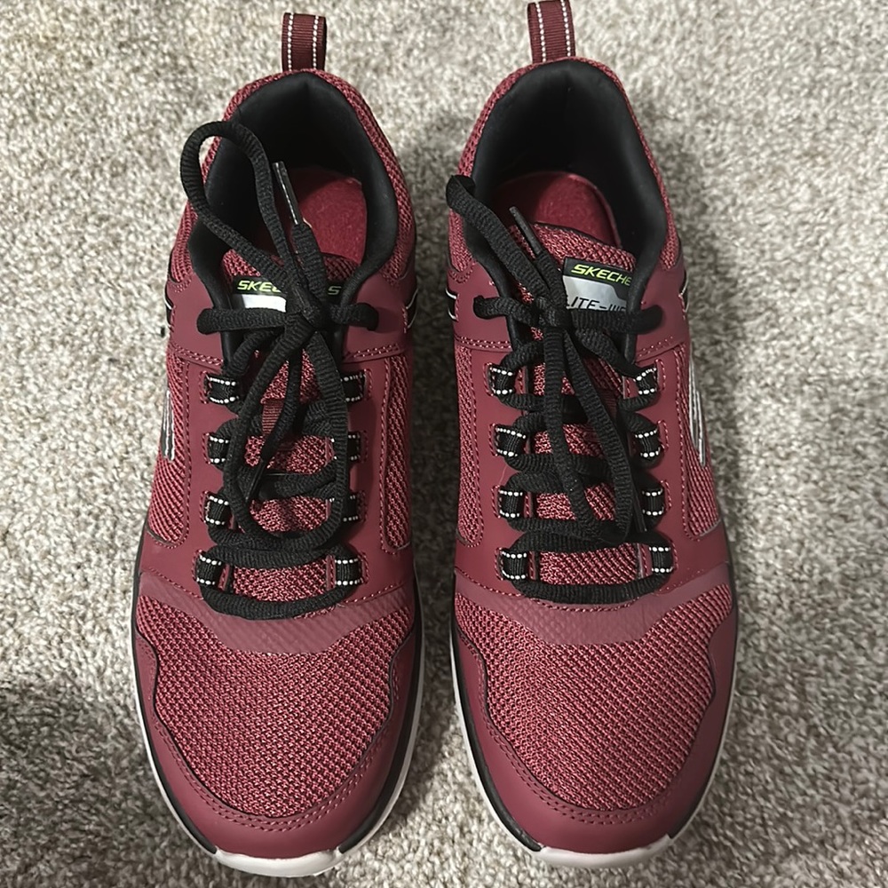 Men’s Skechers red sneaker size 10.5